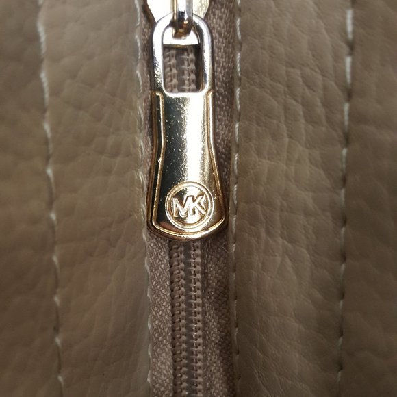 Women's MICHAEL KORS Large Luggage Beige Leather Satchel Bag Tote Handbag - Picture 10 of 16